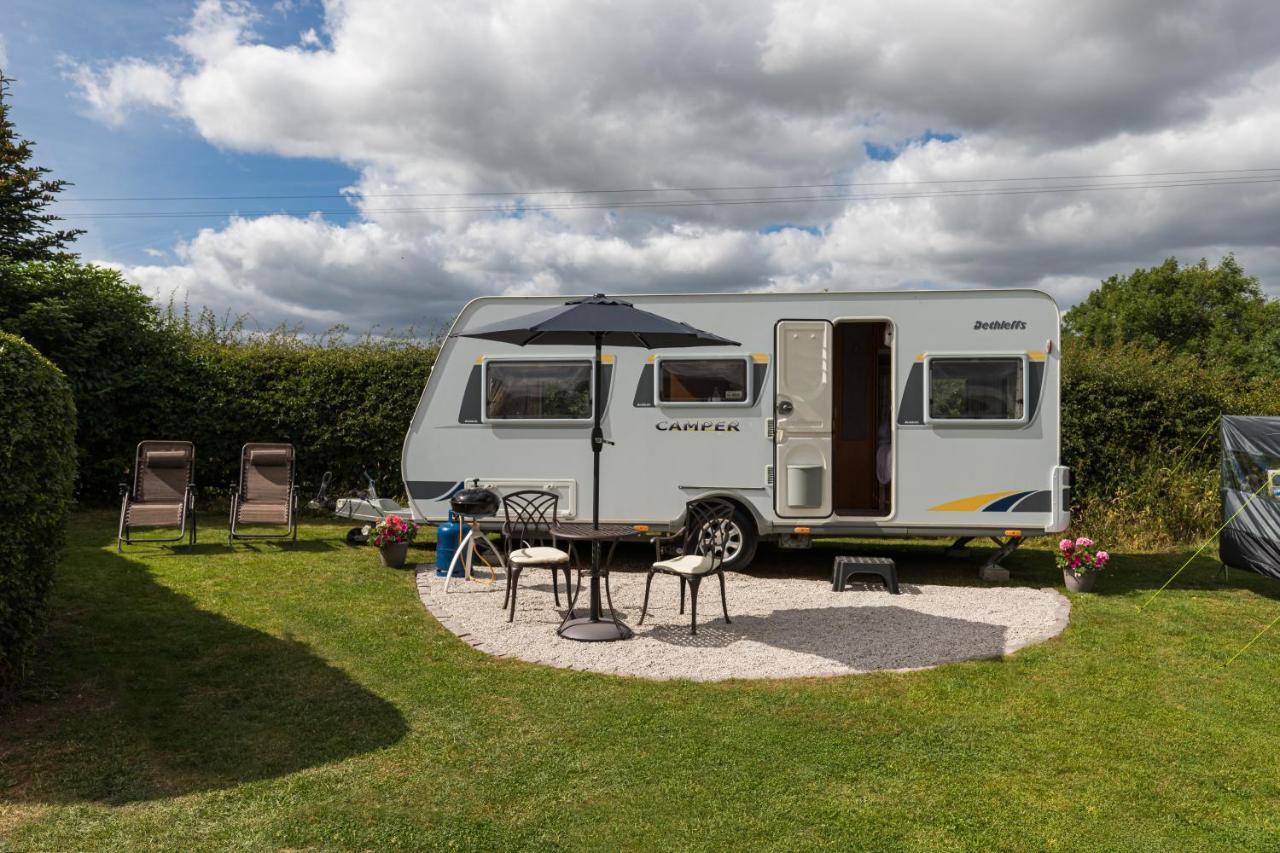 Cosy Caravan On Luxury Campsite Hulme End Exterior foto