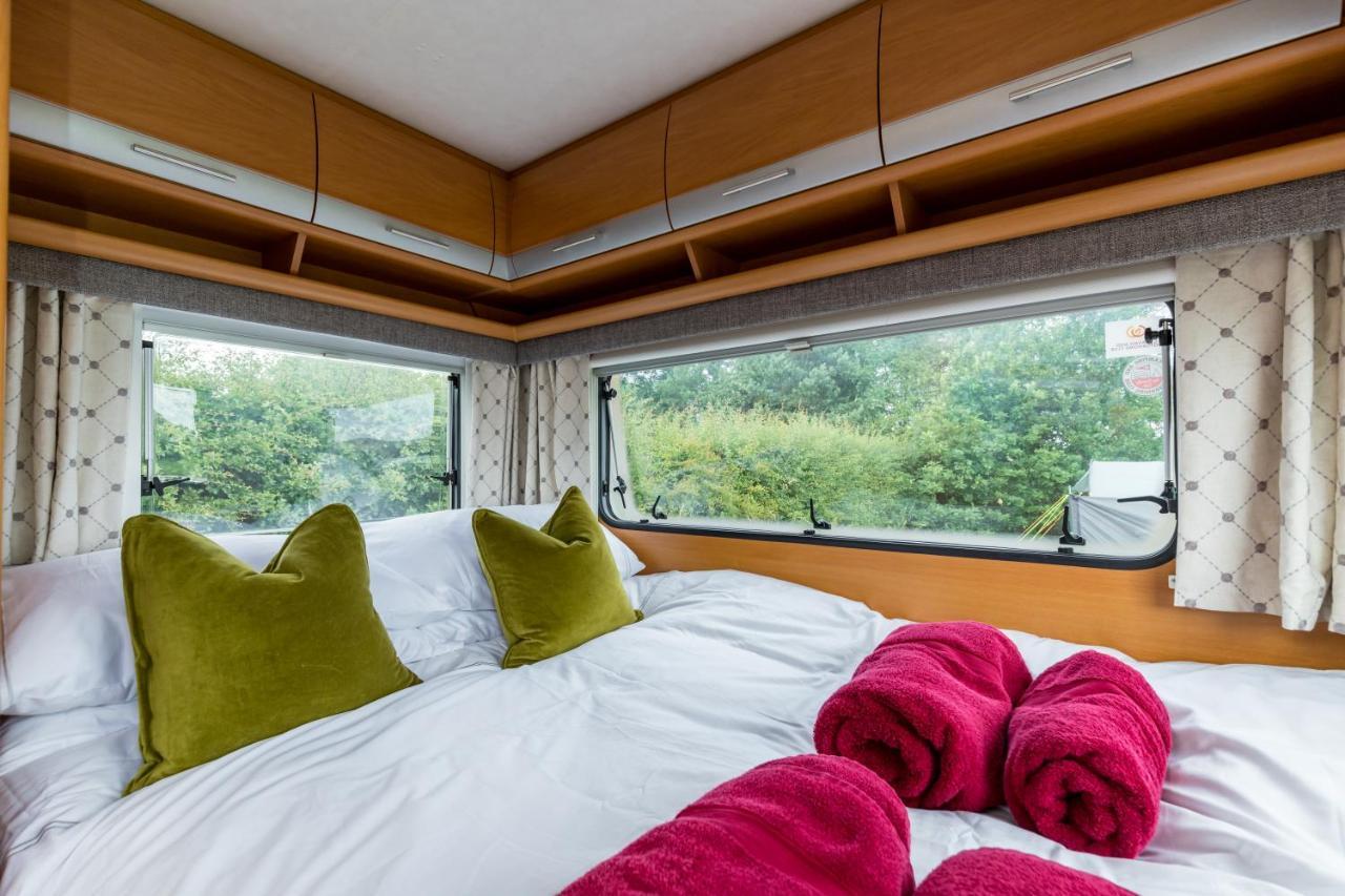 Cosy Caravan On Luxury Campsite Hulme End Exterior foto